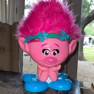 Trolls Poppy Styling Head Role Play Toy Give Poppy a Troll-ific makeover